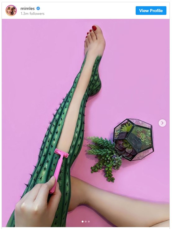 Nghệ sĩ gây sốc khi dùng thân thể để xóa nhòa ranh giới thực và ảo ảnh 3