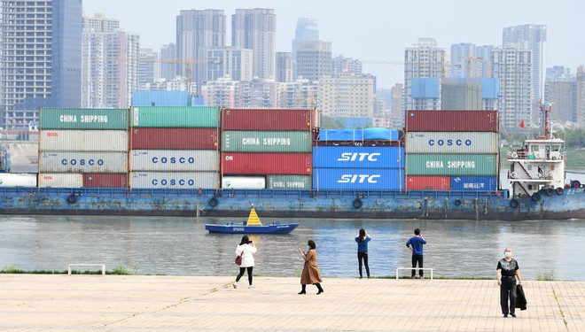 Tâm dịch Vũ Hán ở ﻿Trung Quốc dần khôi phục hoạt động ảnh 1