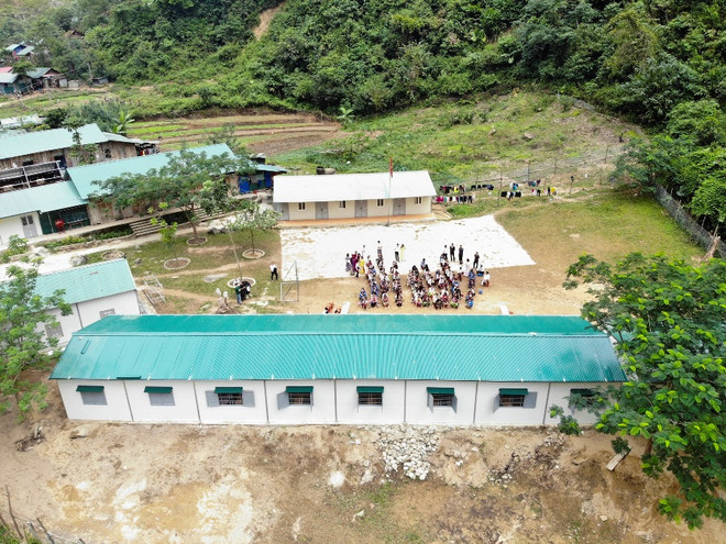 ABBANK trao tặng 4 phòng học cho học sinh bán trú tỉnh Lai Châu ảnh 1