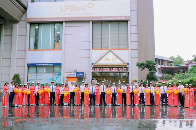 Mở rộng kinh doanh, LPBank trải thảm đỏ đón hàng ngàn nhân tài ảnh 1