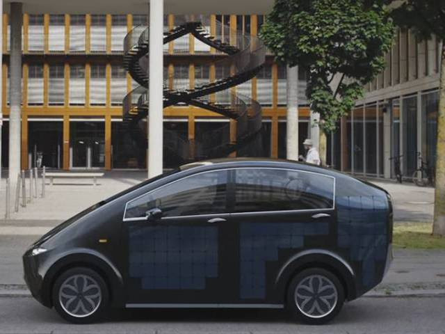 Công ty Đức thử nghiệm thành công mẫu xe tự sạc năng lượng ảnh 1