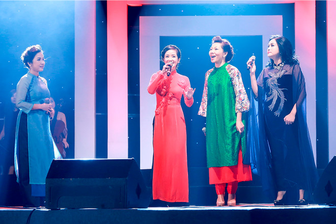 [Photo] 4 Diva làng nhạc Việt hát lần đầu tiên ở Hà Nội ảnh 2