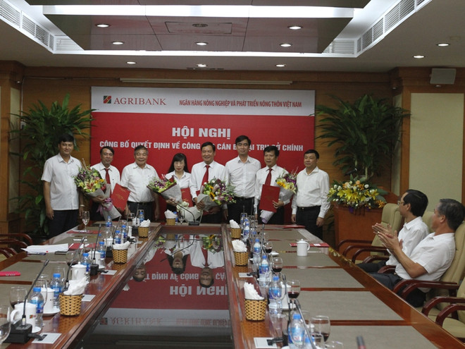 Agribank bổ nhiệm hàng loạt lãnh đạo tại trụ sở chính ảnh 1