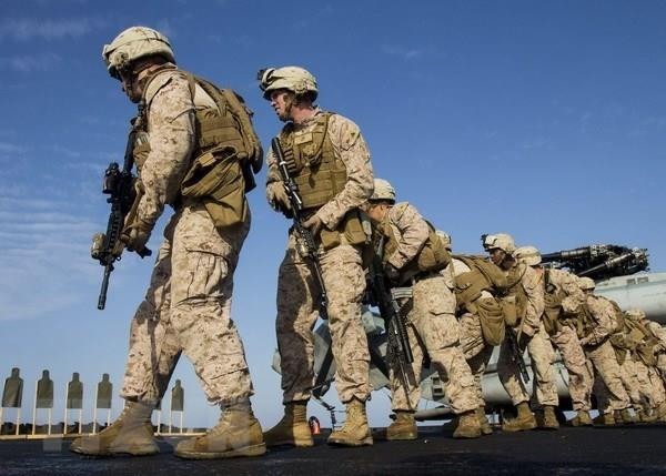 Hạ viện Mỹ lên án lệnh cấm người chuyển giới trong quân đội ảnh 1