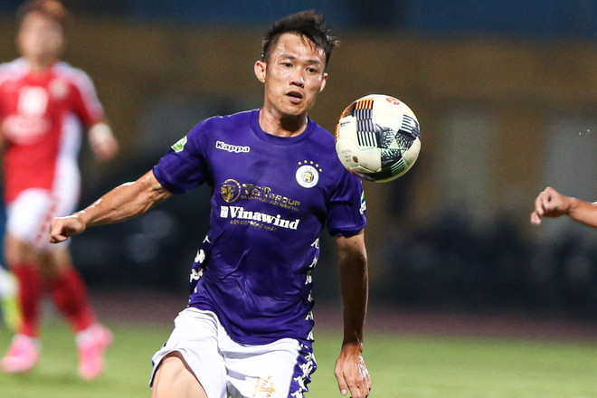 Tiền vệ Tấn Tài tiếp tục gắn bó với Hà Nội FC ở V-League 2021. (Ảnh: Hiển Nguyễn/Vietnam+) Chuyển nhượng V-League: Các CLB nhộn nhịp mua sắm trước mùa giải mới ảnh 2