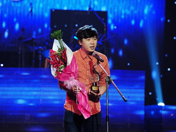 “Bốn chữ lắm” của Phạm Toàn Thắng đoạt Bài hát Việt tháng ảnh 1