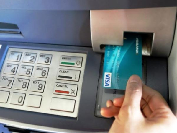 Ngân hàng đầu tiên triển khai thanh toán tiền điện trên ATM/POS ảnh 1