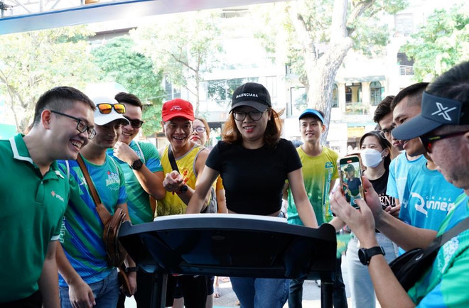 Sôi động giải chạy Marathon quốc tế của Hà Nội trước giờ tranh tài ảnh 8