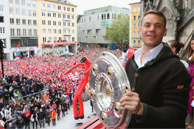 Manuel Neuer đã cùng Bayern vô địch Đức kể từ mùa giải thứ 2 từ khi gia nhập đội bóng xứ Bavaria. (Ảnh: Nguồn FCB.com) Những cầu thủ Bayern nắm kỷ lục số lần vô địch Đức ảnh 3