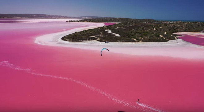 Dự án khôi phục mầu hồng của Hồ Pink Lake ở Australia ảnh 1
