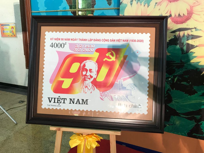 Phát hành bộ tem ''Kỷ niệm 90 năm thành lập Đảng Cộng sản Việt Nam'' ảnh 1