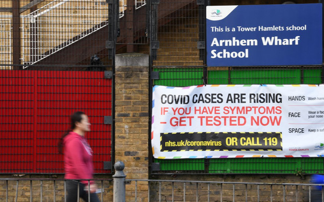 Dịch COVID-19: Châu Âu tiếp tục siết chặt các biện pháp phòng dịch ảnh 1