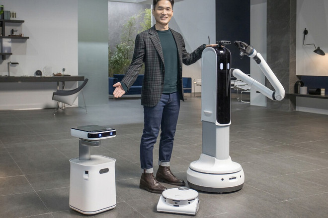 CES 2021: Robot thành "người hùng" thời đại dịch COVID-19 ảnh 1