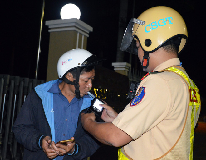 Thành phố Hồ Chí Minh: Xử lý hơn 200 trường hợp vi phạm về nồng độ cồn ảnh 1