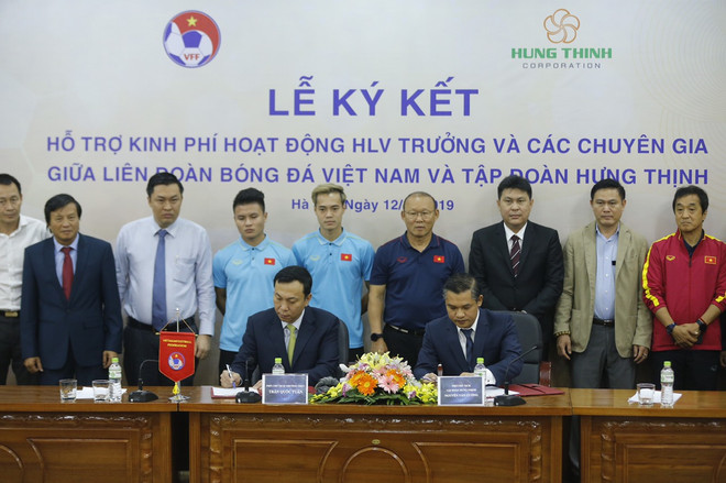 VFF được Tập đoàn Hưng Thịnh hỗ trợ kinh phí hoạt động của huấn luyện viên trưởng tuyển quốc gia và các chuyên gia. (Ảnh: Nguyên An) Sau bầu Đức, doanh nghiệp nào trả lương cho HLV Park Hang-seo? ảnh 1