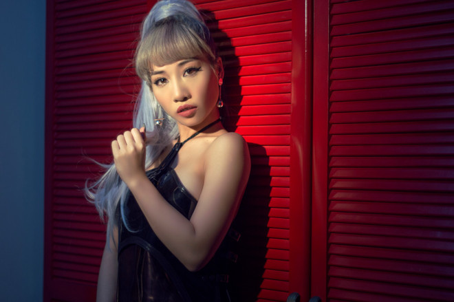 Sau "The Remix", Hằng Bingboong "lột xác" trong MV “Lối vắng” ảnh 1