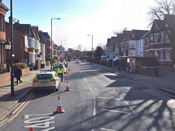 Anh điều tra khủng bố sau khi phát hiện thiết bị nổ tự chế ở London ảnh 1