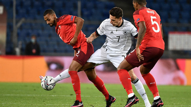 Joachim Löw: Các cầu thủ không phát huy hết khả năng của mình ảnh 2