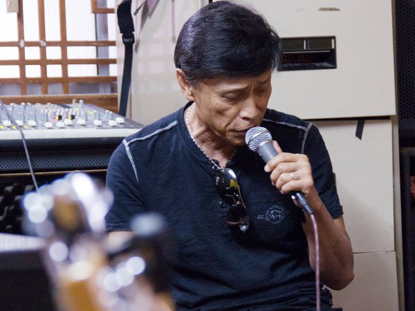 Tuấn Ngọc đắm đuối hát cùng giọng ca vượt thời gian Lệ Thu ảnh 4