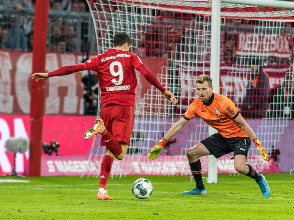 Bundesliga: Trận thua xui xẻo đẩy Bayern xa chức vô địch Mùa Thu ảnh 5