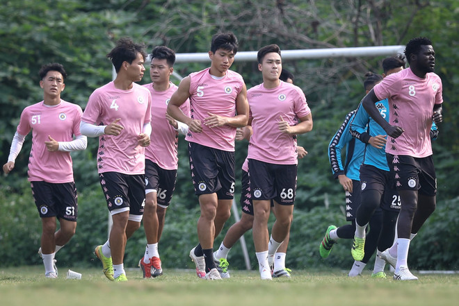 V-League ngày trở lại: Ba cuộc đua nóng bỏng và hai thái cực khác biệt ảnh 2