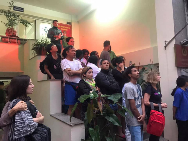 Hỏa hoạn tại khách sạn trên phố cổ Hà Nội, du khách hoảng loạn ảnh 2