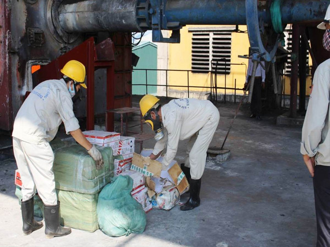Cận cảnh tiêu hủy 5 tấn thuốc bảo vệ thực vật nhập lậu từ Trung Quốc ảnh 7