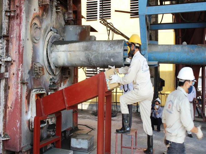 Cận cảnh tiêu hủy 5 tấn thuốc bảo vệ thực vật nhập lậu từ Trung Quốc ảnh 9