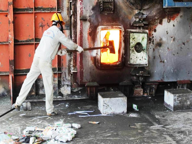 Cận cảnh tiêu hủy 5 tấn thuốc bảo vệ thực vật nhập lậu từ Trung Quốc ảnh 6