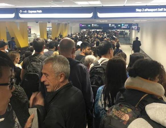 Các sân bay tại Australia ''tê liệt'' do trục trặc hệ thống ảnh 1