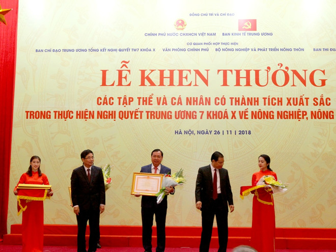 Agribank nhận Bằng khen của Thủ tướng Chính phủ về cho vay tam nông ảnh 1