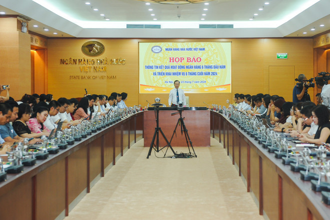 Toàn cảnh tại buổi họp báo. (Ảnh: Vietnam+) z5659588418370_85fd6d0e8763749a026f12ad349555fc.jpg