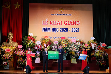 Vietcombank dành cho giáo dục và y tế gần 200 tỷ đồng mỗi năm ảnh 2