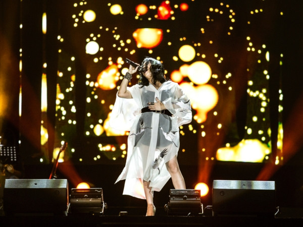 “Nối vòng tay lớn” tại Hà Nội: "Để giữa đêm hè thấy ta là thác đổ" ảnh 2