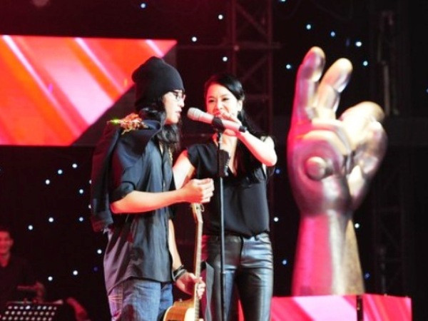 Tuấn Hưng “chịu thua” trước màn… cởi áo “dụ” thí sinh của Thu Phương ảnh 1