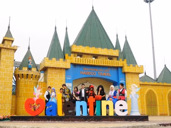 Valentine-Xuân 2015: Lễ hội chưa từng có của Việt Nam về tình yêu ảnh 1