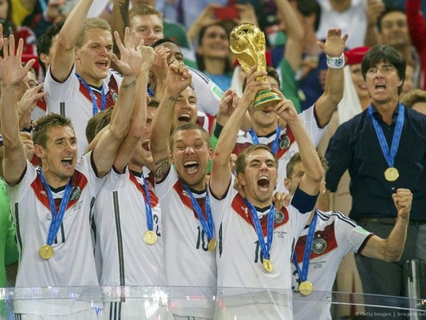 Philipp Lahm: Người thuyền trưởng "khổng lồ" của tuyển Đức ảnh 1