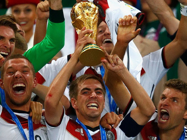 Philipp Lahm: Người thuyền trưởng "khổng lồ" của tuyển Đức ảnh 8