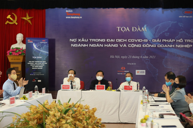 Chuyên gia: Cần luật hóa Nghị quyết 42 để xử lý 'căn bệnh' nợ xấu ảnh 1