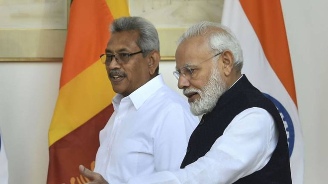 Thủ tướng Ấn Độ Narendra Modi (phải) và Tổng thống Sri Lanka Gotabaya Rajapaksa. (Nguồn: Money Control) Ấn Độ cung cấp 50 triệu USD cho Sri Lanka chống khủng bố ảnh 1