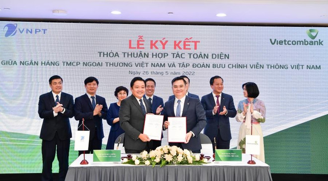 Vietcombank và VNPT ký kết thoản thuận hợp tác toàn diện ảnh 1