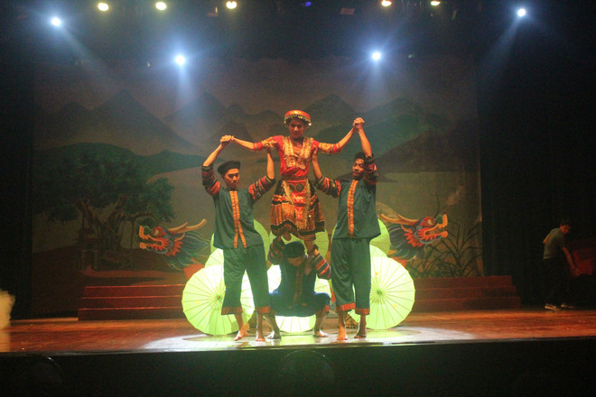 [Photo] Độc đáo chương trình nghệ thuật 'Hương sắc Quê Thanh' ảnh 4