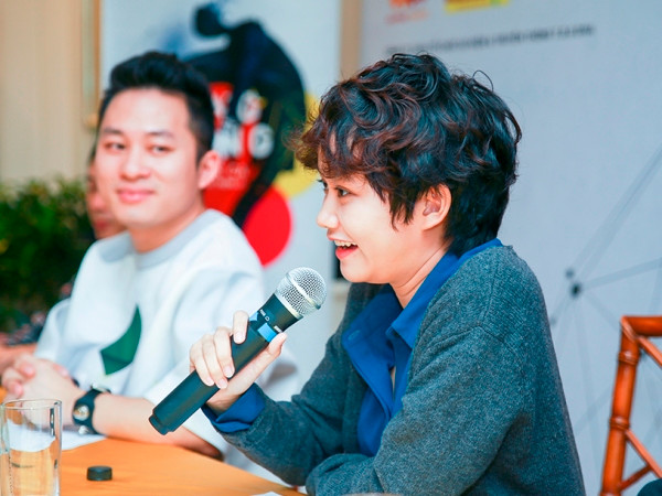 Tùng Dương: Cung thăng, cung trầm ẩn hiện sau một thập kỷ hát ảnh 4