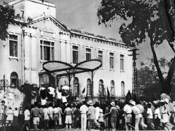 Nhớ về Tháng Tám mùa Thu lịch sử nghe lại những ca khúc nổi tiếng ảnh 1