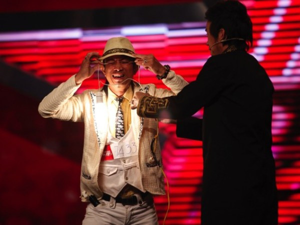 Đêm bán kết 3: Độc đáo người phát sáng và chàng trai múa cột ảnh 1