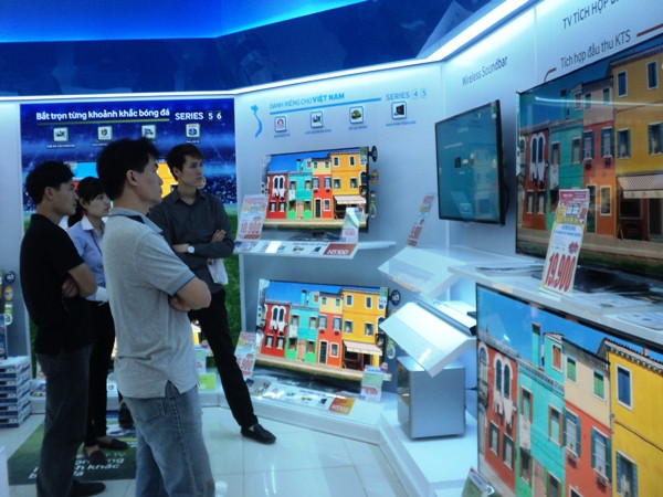 Nở rộ dịch vụ cho mượn miễn phí tivi “xịn” mùa World Cup ảnh 1