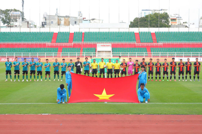 Trận mở màn Giải Tứ Hùng Chứng khoán LPBank 2024 giữa câu lạc bộ Thành phố Hồ Chí Minh và câu lạc bộ Thanh Niên Thành phố Hồ Chí Minh. (Ảnh: Vietnam+) 3.jpg