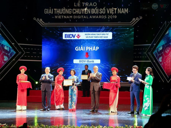 BIDV được trao giải doanh nghiệp chuyển đổi số xuất sắc ảnh 1