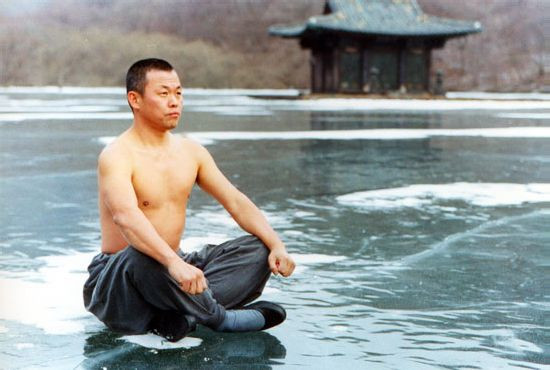 Báo Latvia: Đạo diễn người Hàn Quốc Kim Ki-duk qua đời vì COVID-19 ảnh 1