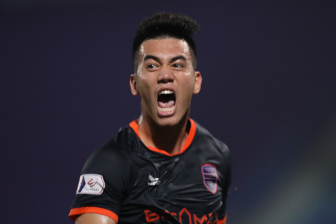 HLV Phan Thanh Hùng khiêm tốn sau thành công bước đầu với Bình Dương ảnh 1